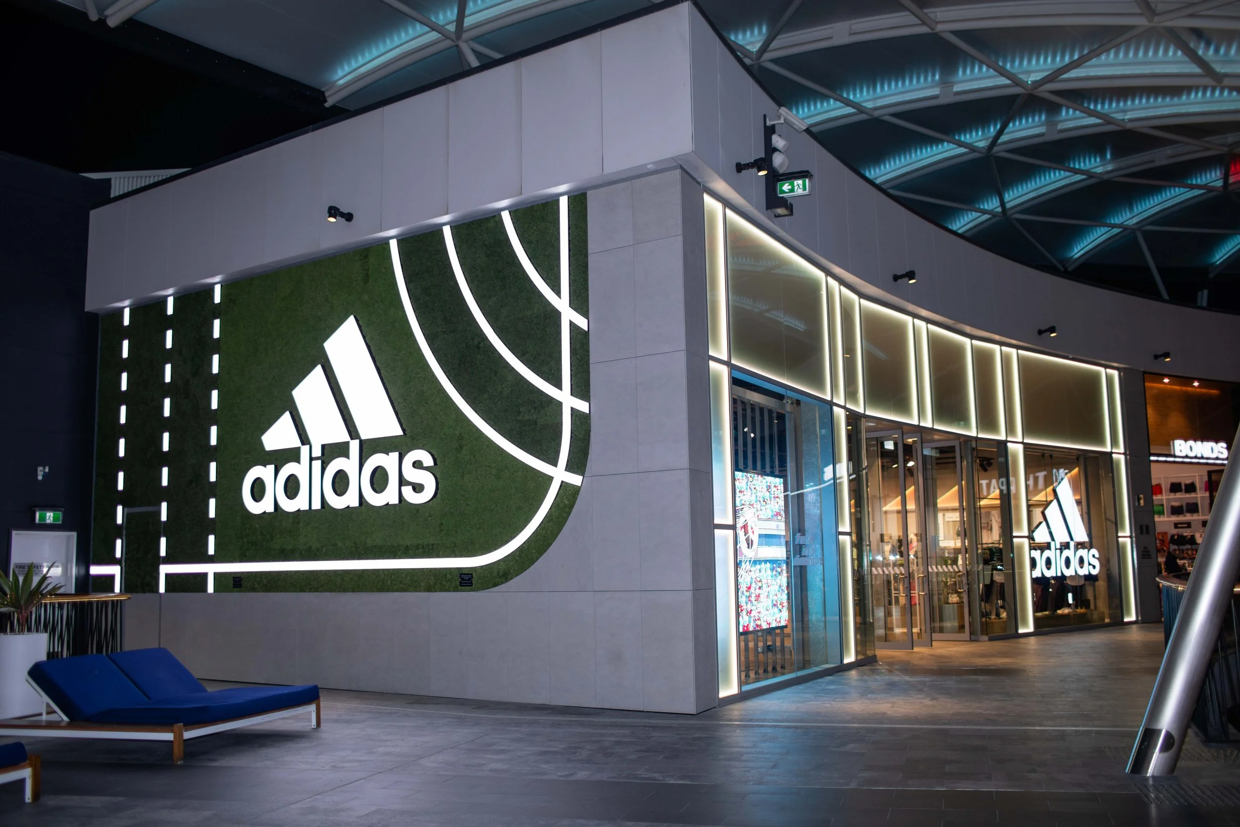 Adidas store deals mall